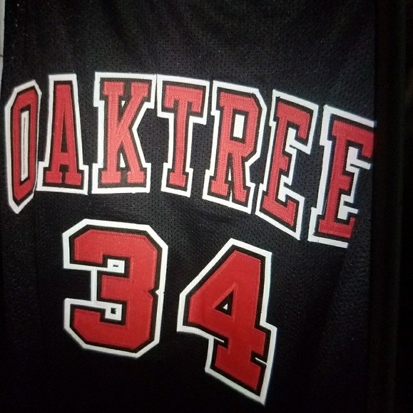 Signed Charles Oakley Oaktree Bulls jersey - Picture 2 of 4